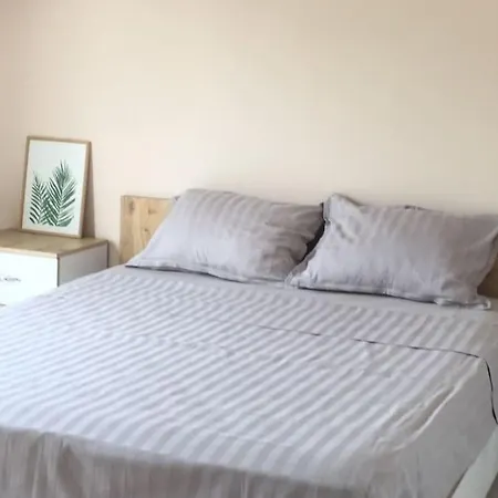 Bright Guest 15 Min By Bus To Center Apartamento